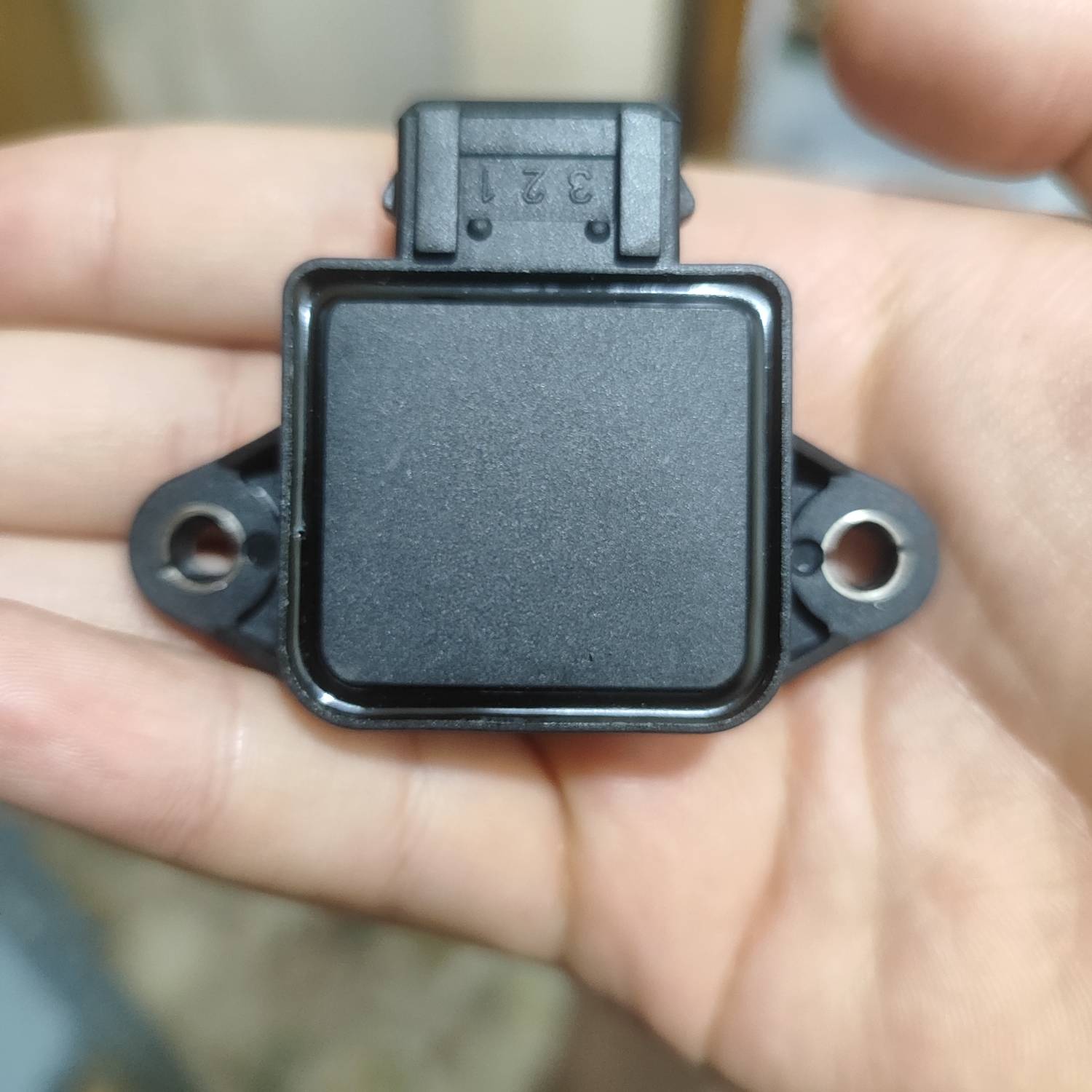 سنسور دریچه گاز 315 مربعی برند بوش کد فنی : F01R064915